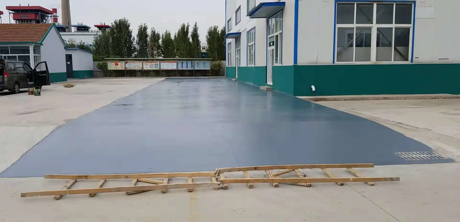 美兰车间厂房地坪漆修补翻新